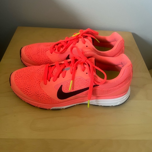 Nike running shoes - Picture 3 of 5